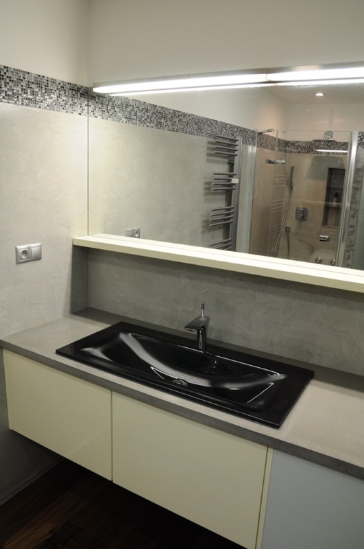 Romana bathroom with natural concrete look