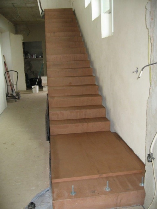 Concrete stairs gable from coloured concrete
