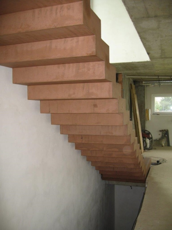 Concrete stairs gable from coloured concrete