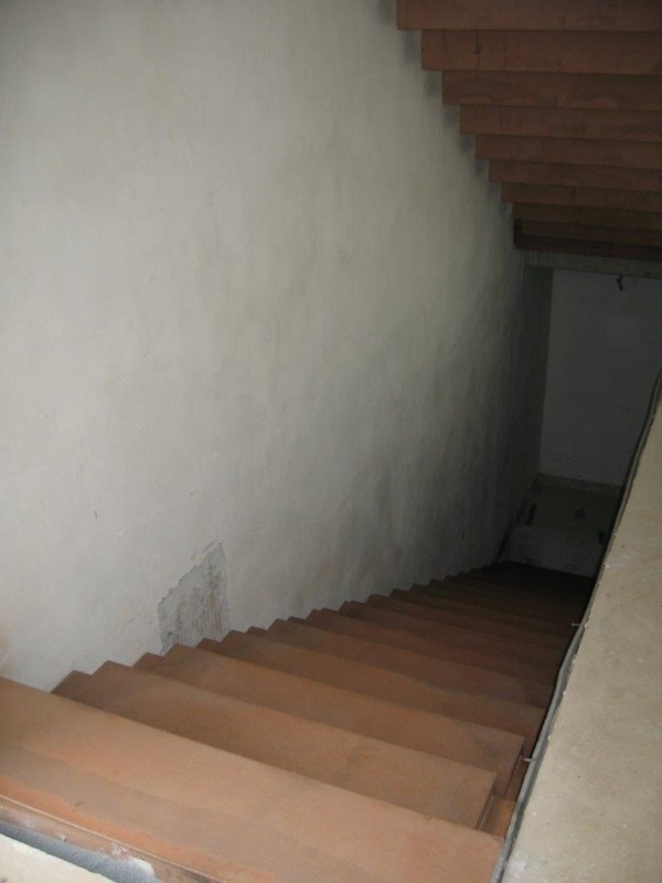 Concrete stairs gable from coloured concrete