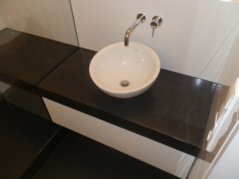 Concrete board in the Renata bathroom