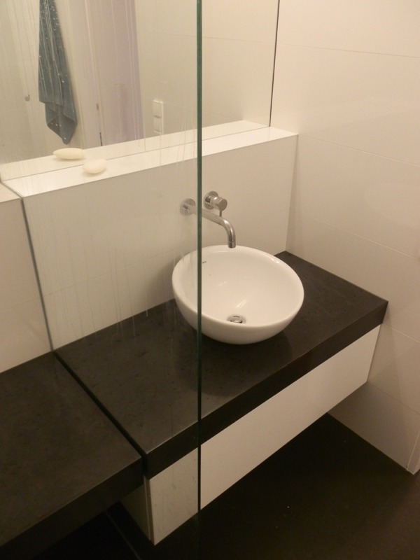 Concrete board in the Renata bathroom