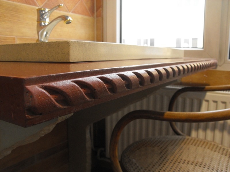 Samanta bathroom with concrete and washbasin