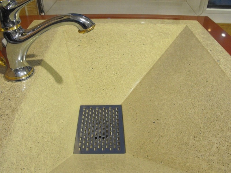 Samanta bathroom with concrete and washbasin