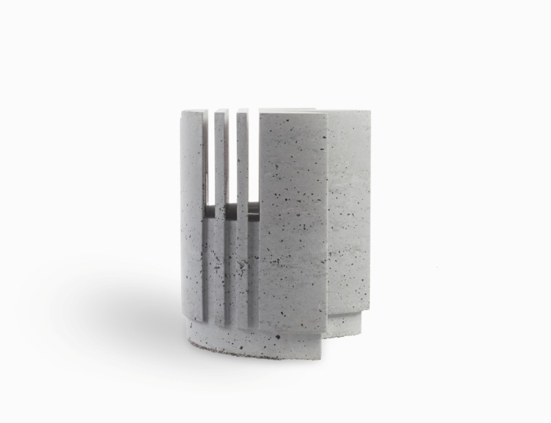 Betonový konferenční stolek adidas