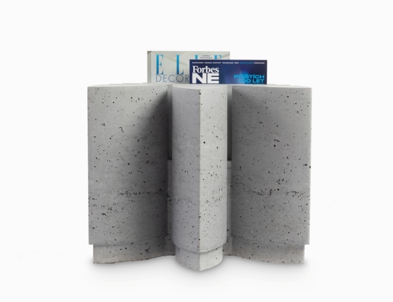 Betonový konferenční stolek adidas