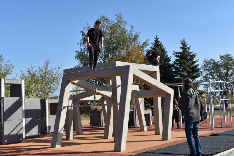 Concrete monument for the Krašovská parkour playground