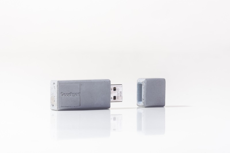 These flash discs from concrete are tailor-made with a company logo and different storage capacity.