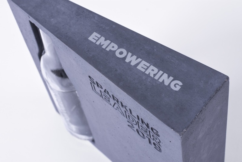 Betonová Trofey Asahi