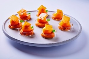 Betonové talíře a tácy