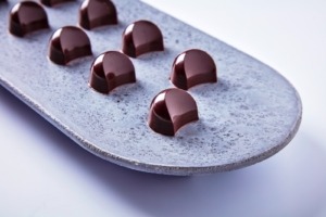 Betonové talíře a tácy