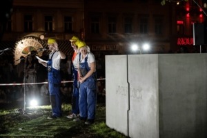 Předání památníku Adolfa Loose Brnu