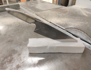 betonová rukojeť nože