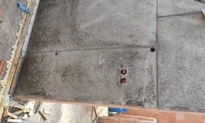 Preparation of the monolithic wall and reinforcement for the concave-cantile staircase