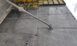 Preparation of the monolithic wall and reinforcement for the concave-cantile staircase