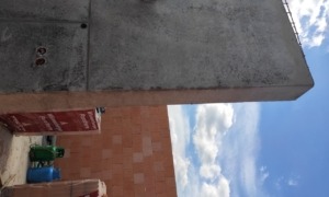 Preparation of the monolithic wall and reinforcement for the concave-cantile staircase