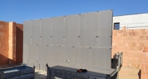 Preparation of the monolithic wall and reinforcement for the concave-cantile staircase