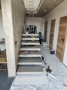 Concrete staircase. Cantilevered stairs made of concrete from Švec concrete