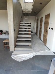 Concrete staircase. Cantilevered stairs made of concrete from Švec concrete