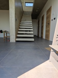 Concrete staircase. Cantilevered stairs made of concrete from Švec concrete