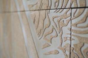 Plastika v Kroměříží z grafického betonu. Vyrobil Švec beton