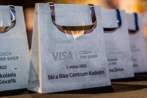 Betonová trofej pro společnost VISA