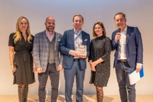 Betonová trofej pro společnost VISA