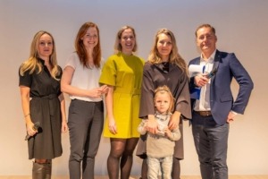 Betonová trofej pro společnost VISA