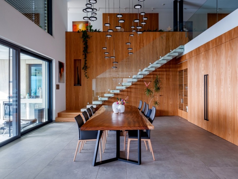 Concrete staircase, cantilever stairs made of precast concrete